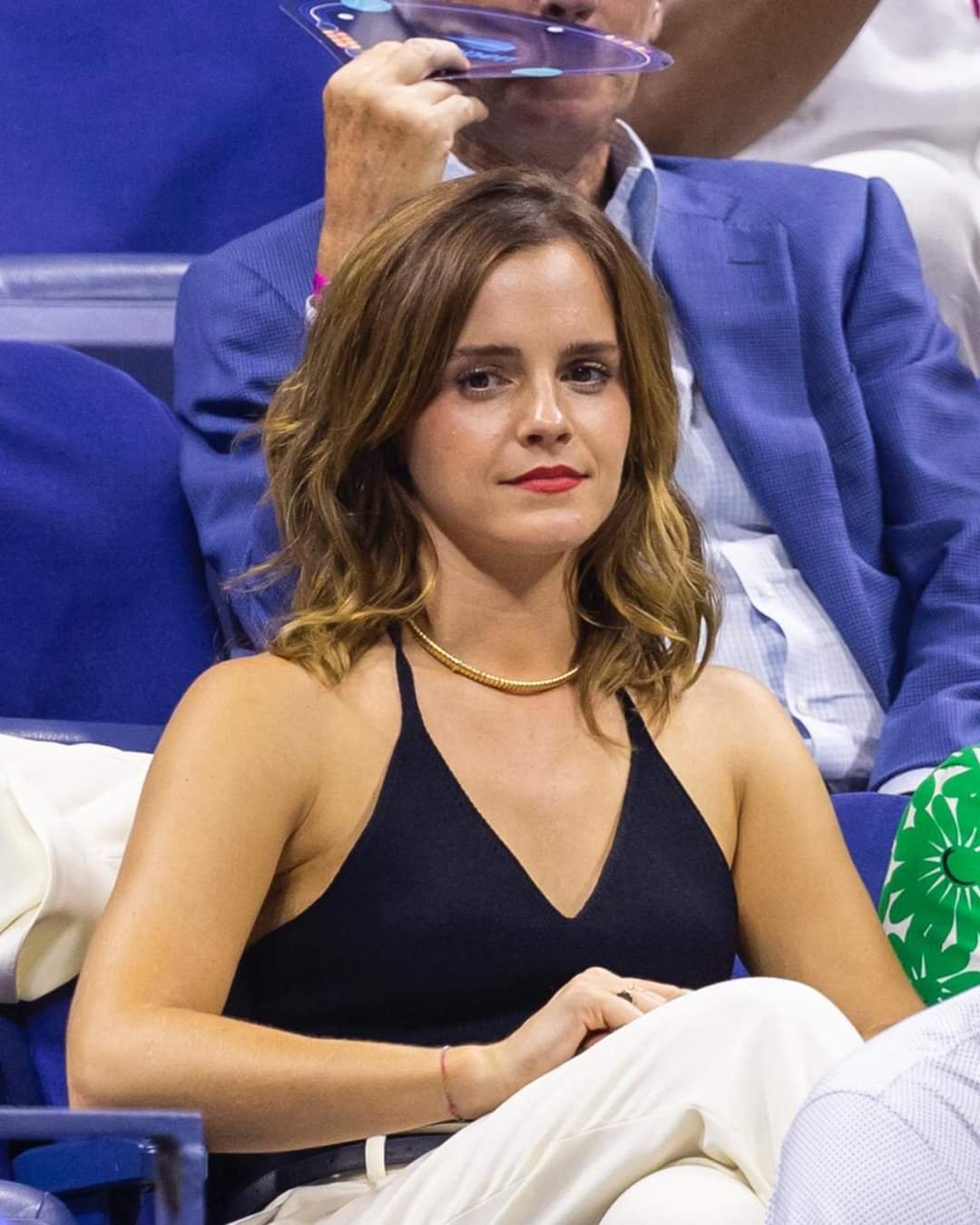 rmvkdJ9Q Emma Watson US Open outfit 01.jpg